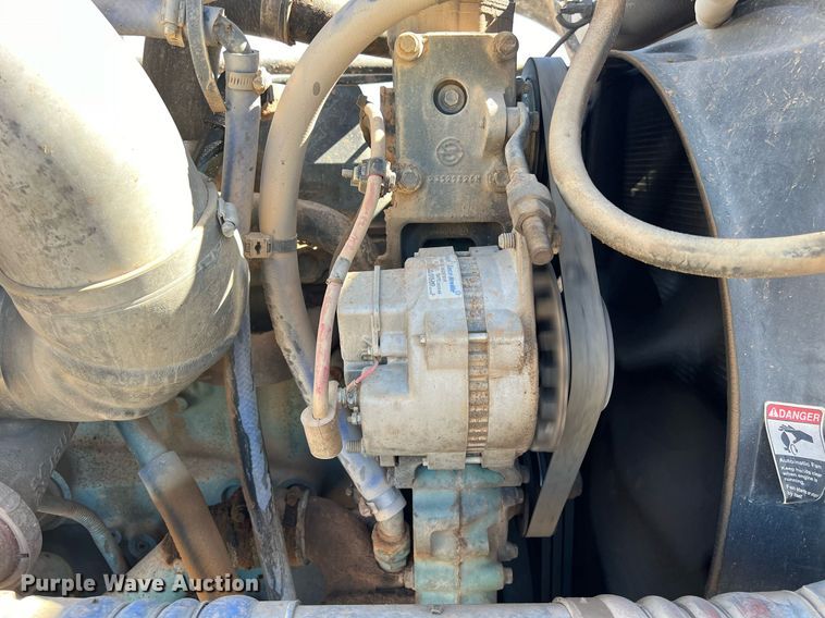 image for item DS2913 2007 Freightliner semi truck