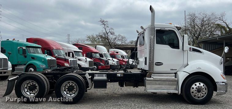 image for item DS2919 2018 Kenworth T680 semi truck