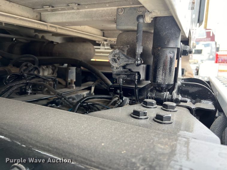 image for item DS2919 2018 Kenworth T680 semi truck