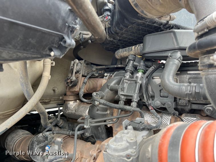 image for item DS2919 2018 Kenworth T680 semi truck