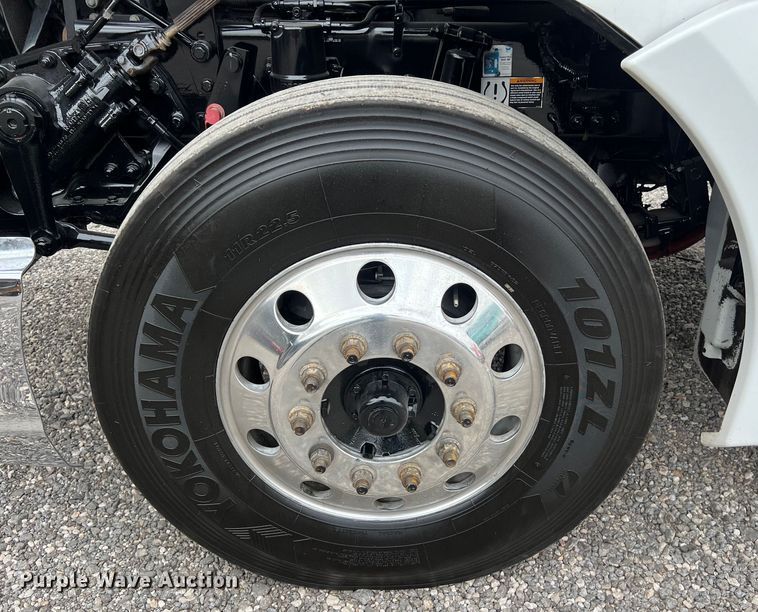 image for item DS2919 2018 Kenworth T680 semi truck