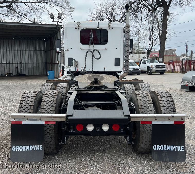 image for item DS2920 2018 Kenworth  T680 semi truck