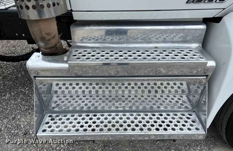 image for item DS2920 2018 Kenworth  T680 semi truck