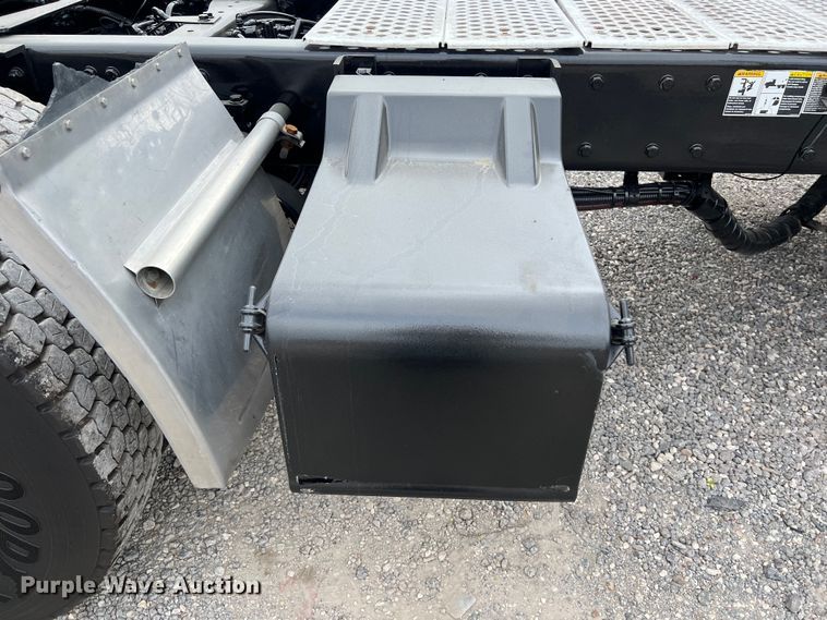 image for item DS2920 2018 Kenworth  T680 semi truck