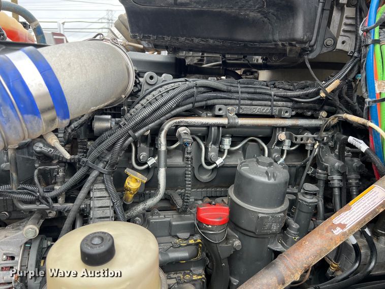 image for item DS2920 2018 Kenworth  T680 semi truck