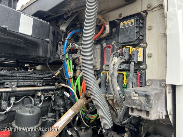 image for item DS2920 2018 Kenworth  T680 semi truck