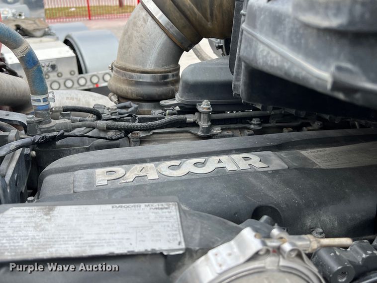 image for item DS2920 2018 Kenworth  T680 semi truck