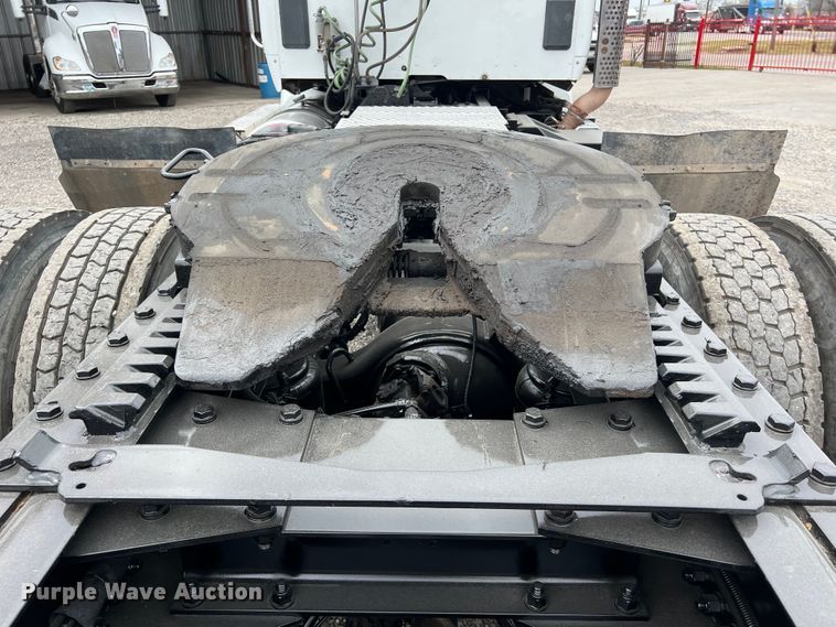 image for item DS2921 2018 Kenworth T680 semi truck