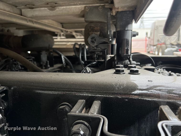 image for item DS2921 2018 Kenworth T680 semi truck