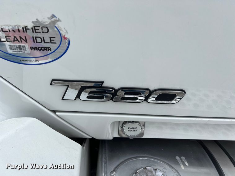 image for item DS2921 2018 Kenworth T680 semi truck
