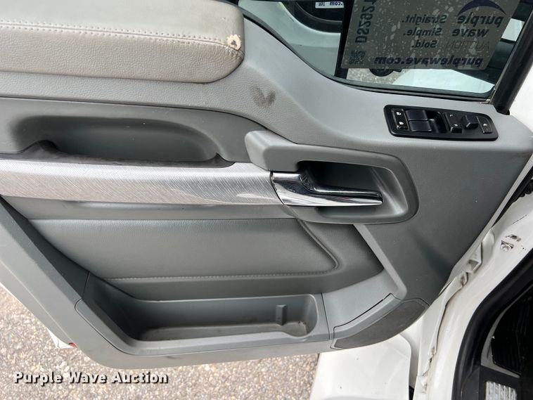 image for item DS2921 2018 Kenworth T680 semi truck