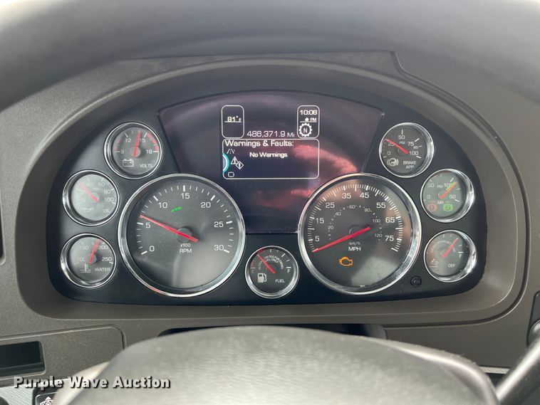 image for item DS2921 2018 Kenworth T680 semi truck