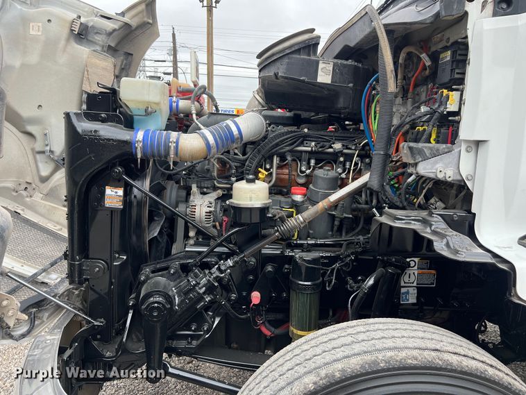 image for item DS2921 2018 Kenworth T680 semi truck