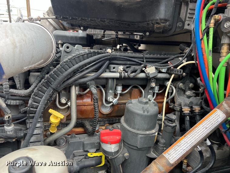 image for item DS2921 2018 Kenworth T680 semi truck