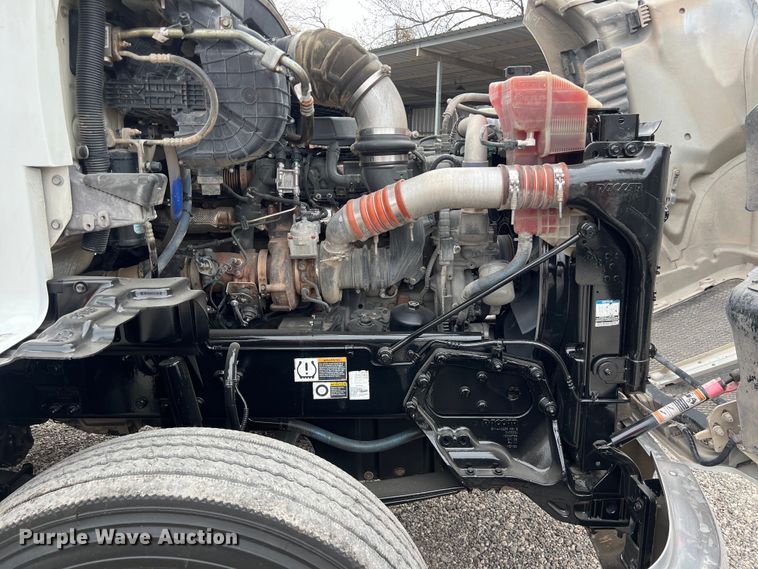 image for item DS2921 2018 Kenworth T680 semi truck