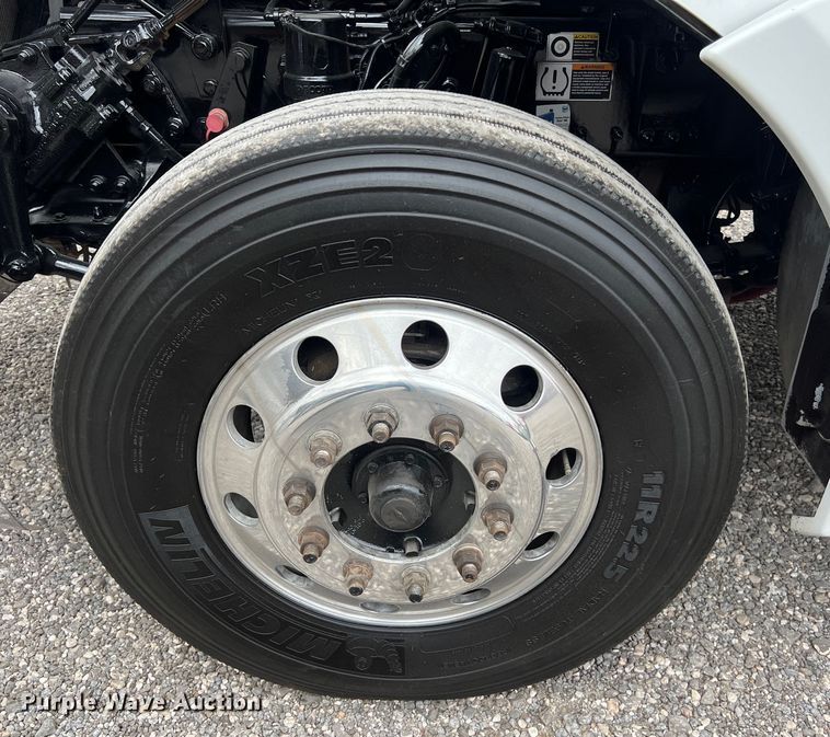 image for item DS2921 2018 Kenworth T680 semi truck