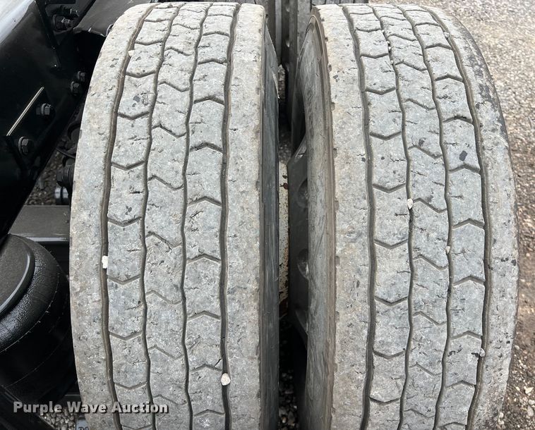 image for item DS2921 2018 Kenworth T680 semi truck