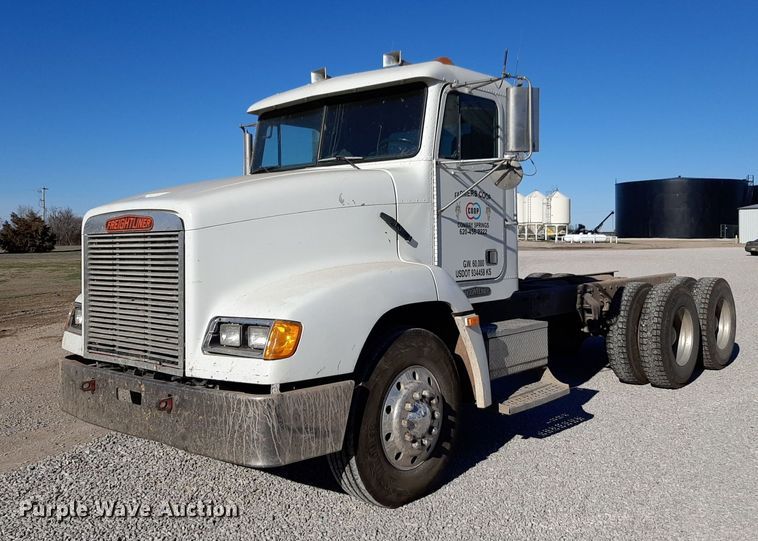 image for item DV9818 1994 Freightliner truck cab and chassis