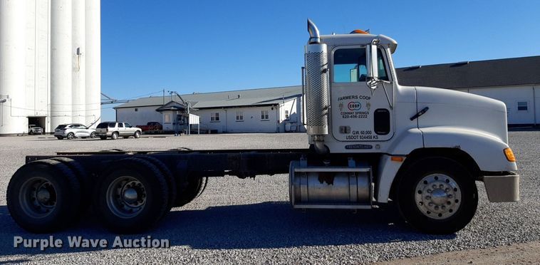 image for item DV9818 1994 Freightliner truck cab and chassis