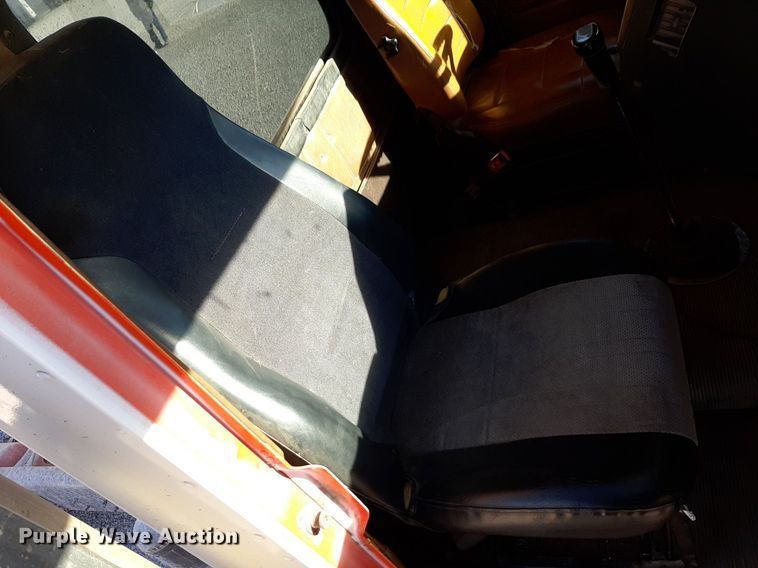 image for item DV9818 1994 Freightliner truck cab and chassis