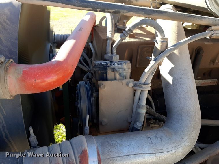 image for item DV9818 1994 Freightliner truck cab and chassis