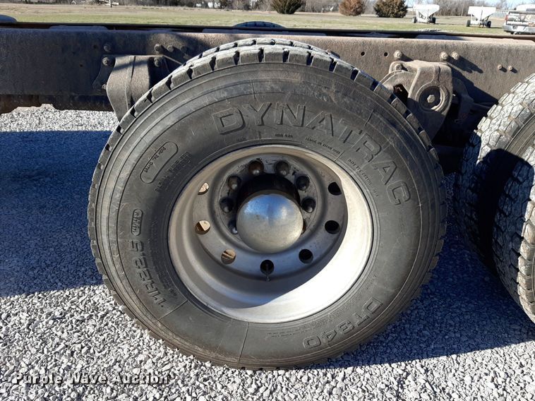 image for item DV9818 1994 Freightliner truck cab and chassis