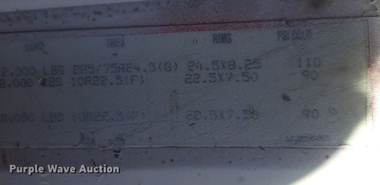 image for item DV9818 1994 Freightliner truck cab and chassis