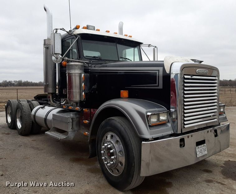 image for item DV9879 2005 Freightliner semi truck