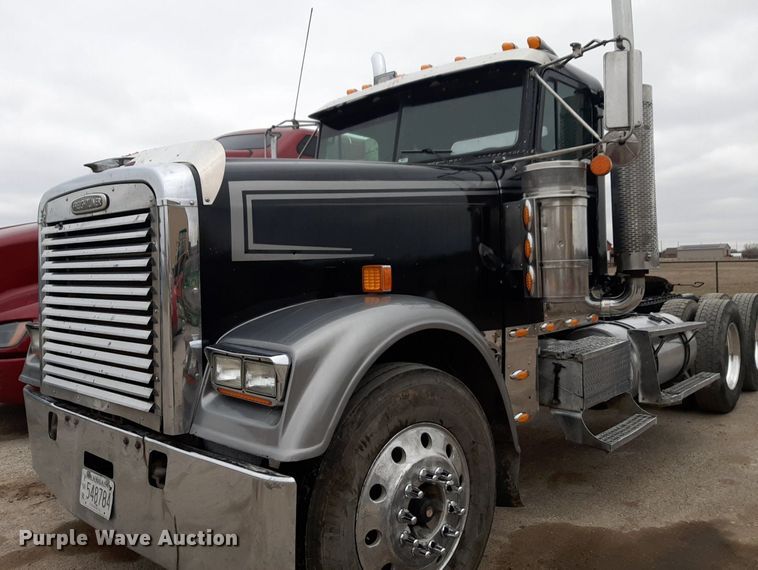 image for item DV9879 2005 Freightliner semi truck