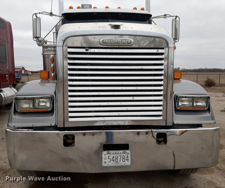 image for item DV9879 2005 Freightliner semi truck