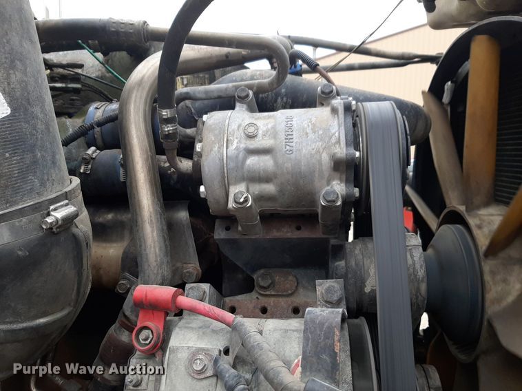 image for item DV9879 2005 Freightliner semi truck