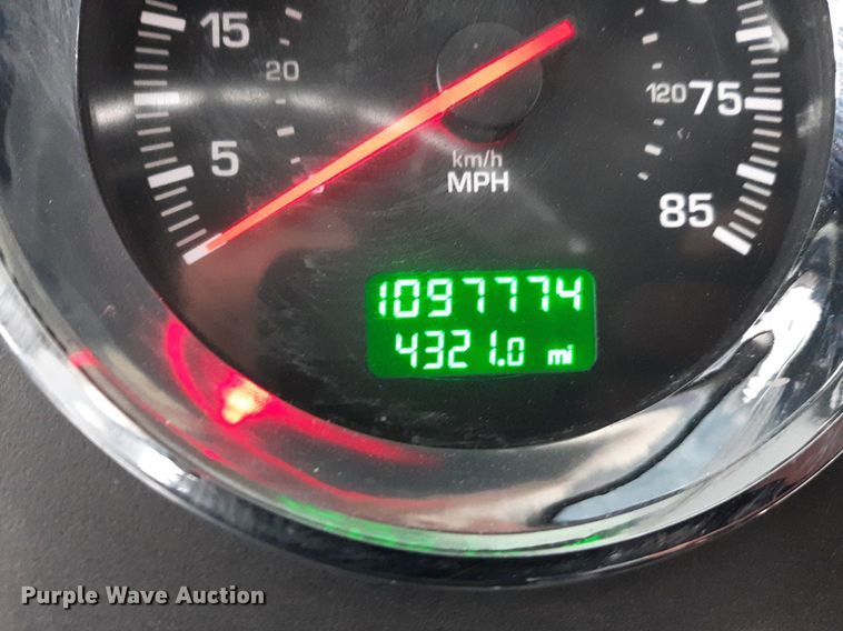 image for item DV9884 2012 Kenworth T600 semi truck