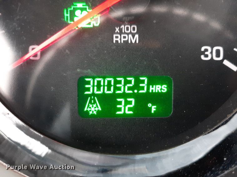 image for item DV9884 2012 Kenworth T600 semi truck