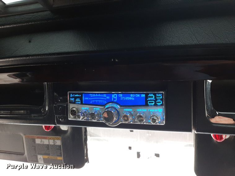 image for item DV9884 2012 Kenworth T600 semi truck