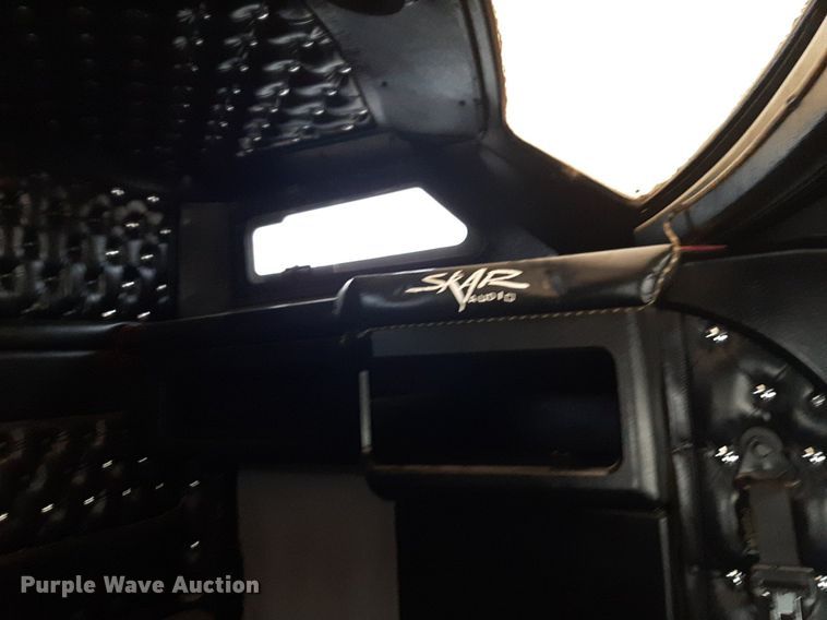 image for item DV9884 2012 Kenworth T600 semi truck