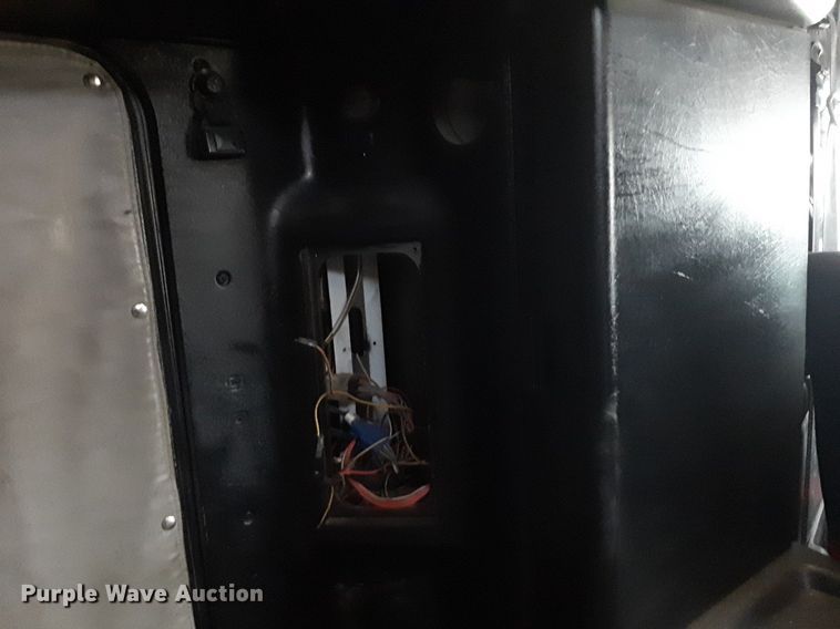 image for item DV9884 2012 Kenworth T600 semi truck