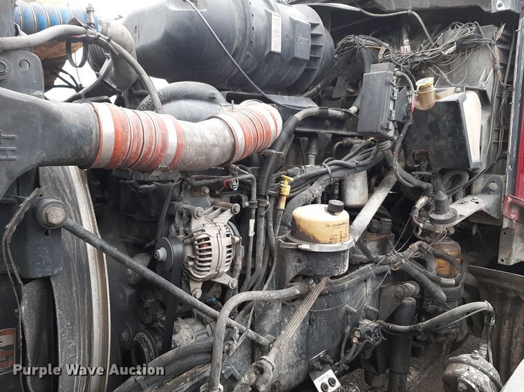 image for item DV9884 2012 Kenworth T600 semi truck