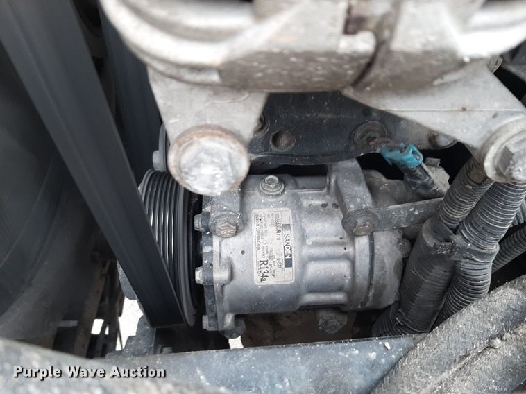 image for item DV9884 2012 Kenworth T600 semi truck