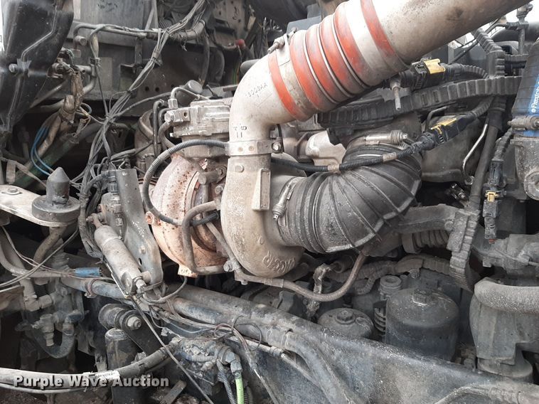 image for item DV9884 2012 Kenworth T600 semi truck