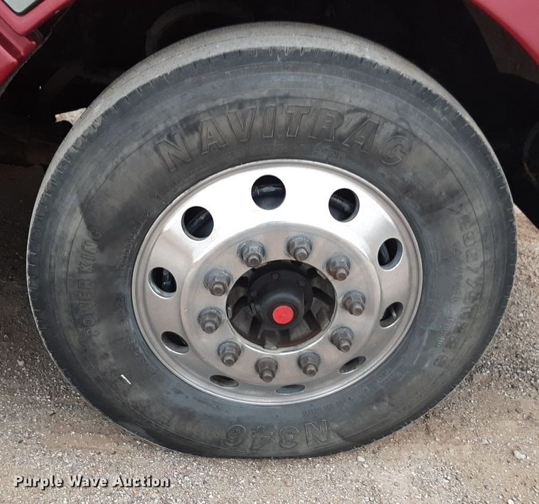 image for item DV9884 2012 Kenworth T600 semi truck