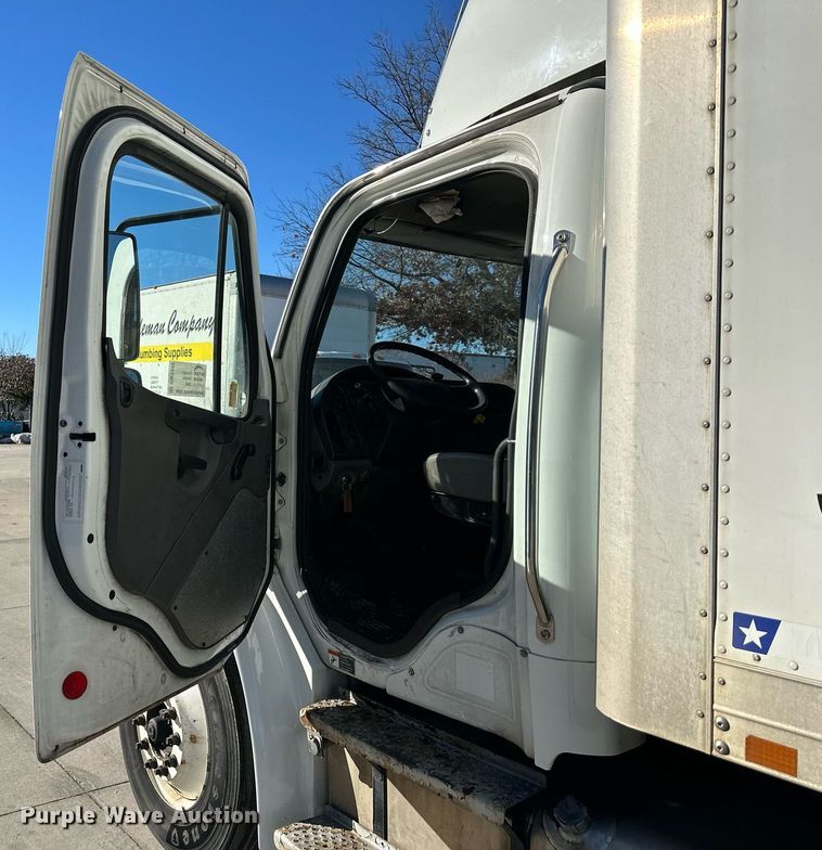 image for item DW2948 2017 Freightliner Business Class M2 box truck