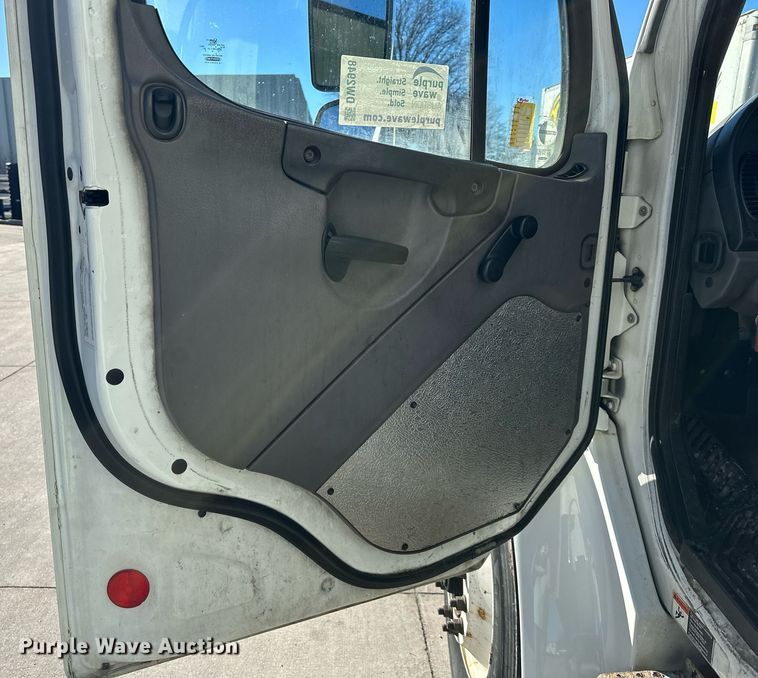 image for item DW2948 2017 Freightliner Business Class M2 box truck