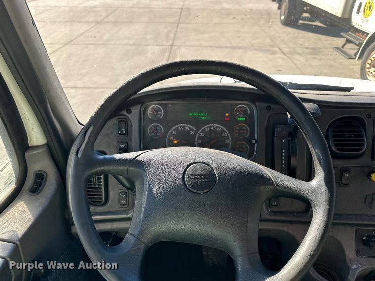 image for item DW2948 2017 Freightliner Business Class M2 box truck