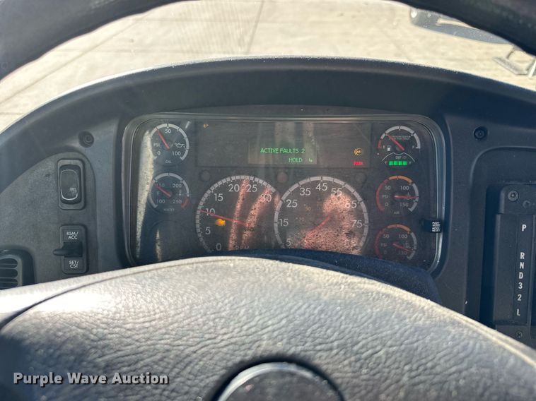 image for item DW2948 2017 Freightliner Business Class M2 box truck