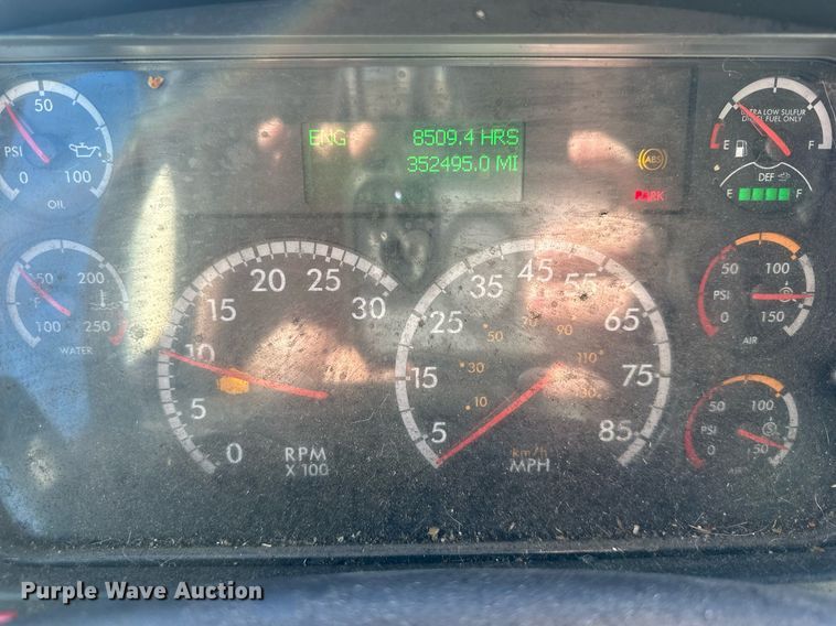 image for item DW2948 2017 Freightliner Business Class M2 box truck