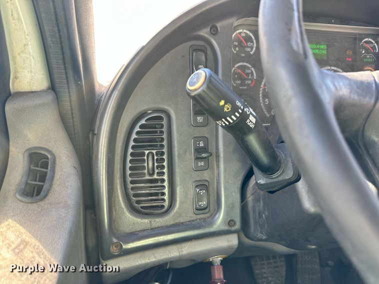 image for item DW2948 2017 Freightliner Business Class M2 box truck