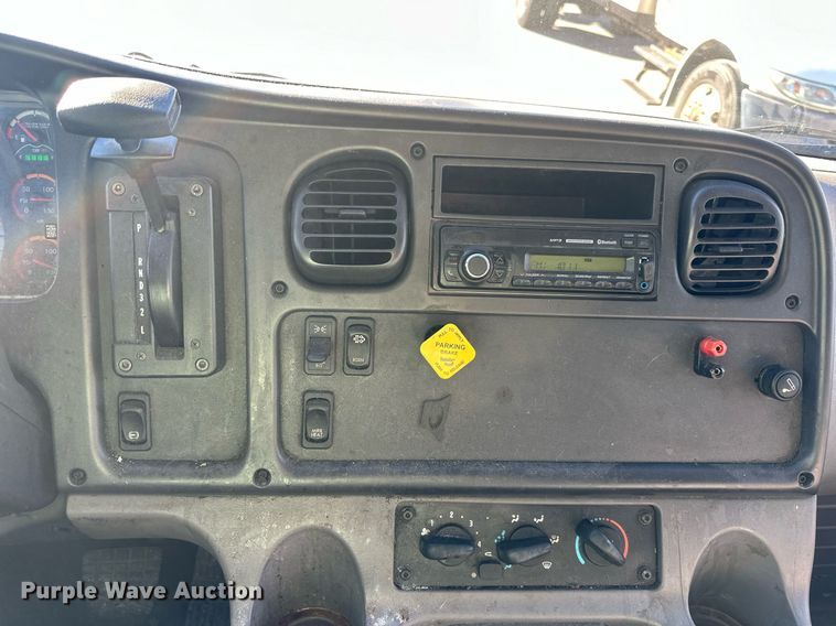 image for item DW2948 2017 Freightliner Business Class M2 box truck