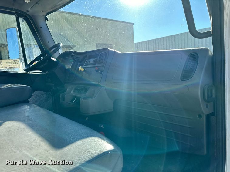 image for item DW2948 2017 Freightliner Business Class M2 box truck