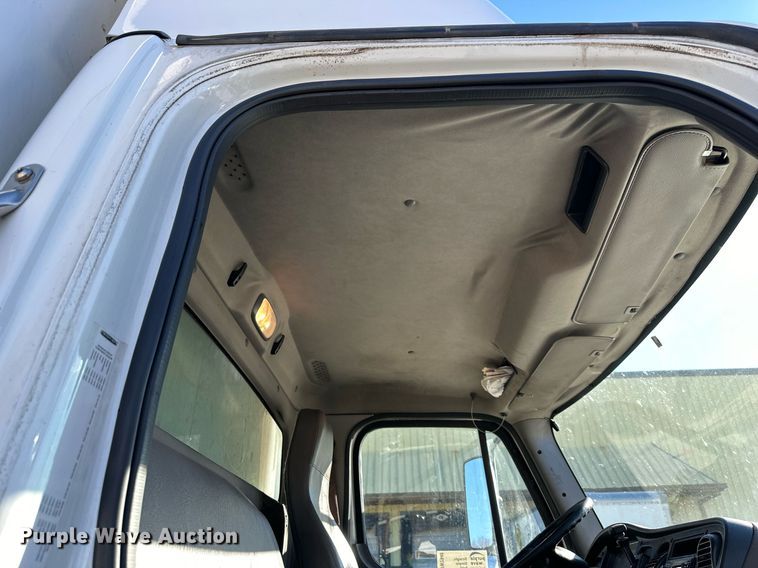 image for item DW2948 2017 Freightliner Business Class M2 box truck