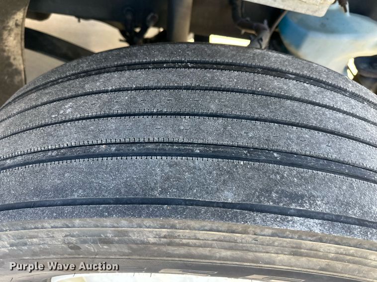 image for item DW2948 2017 Freightliner Business Class M2 box truck